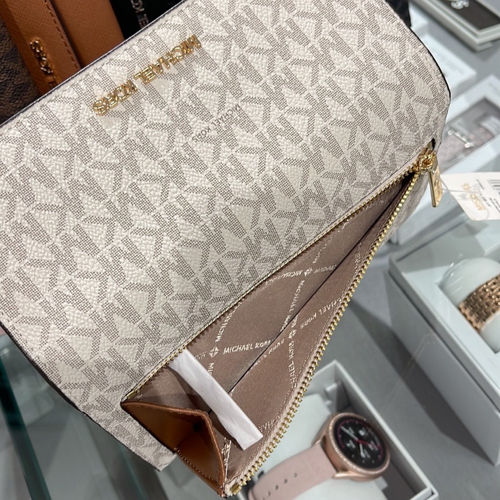 MICHAEL KORS JET SET TRV LARGE TRIFOLD VANILLA - Picture 7 of 16